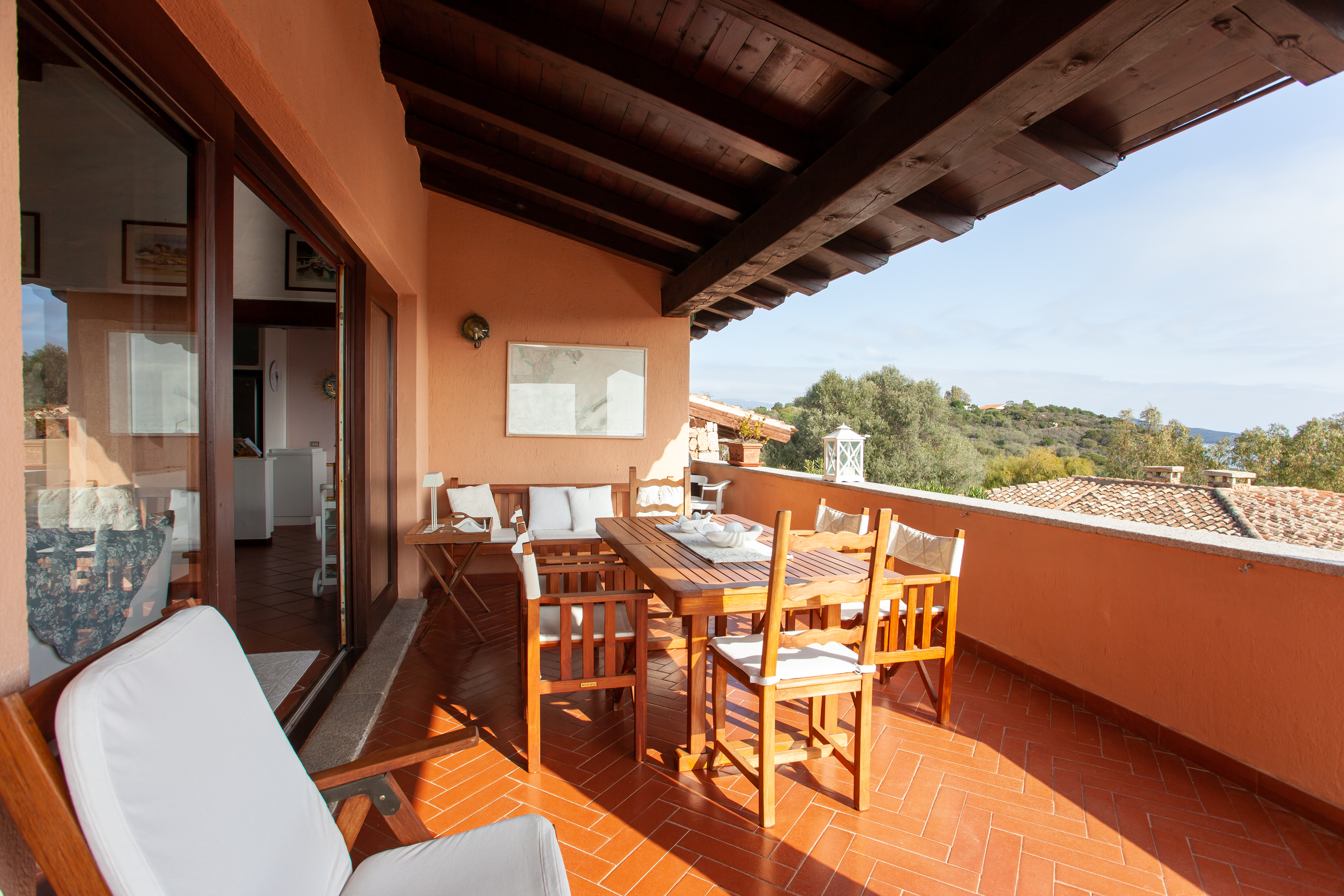 Terrazzo coperto vista mare
